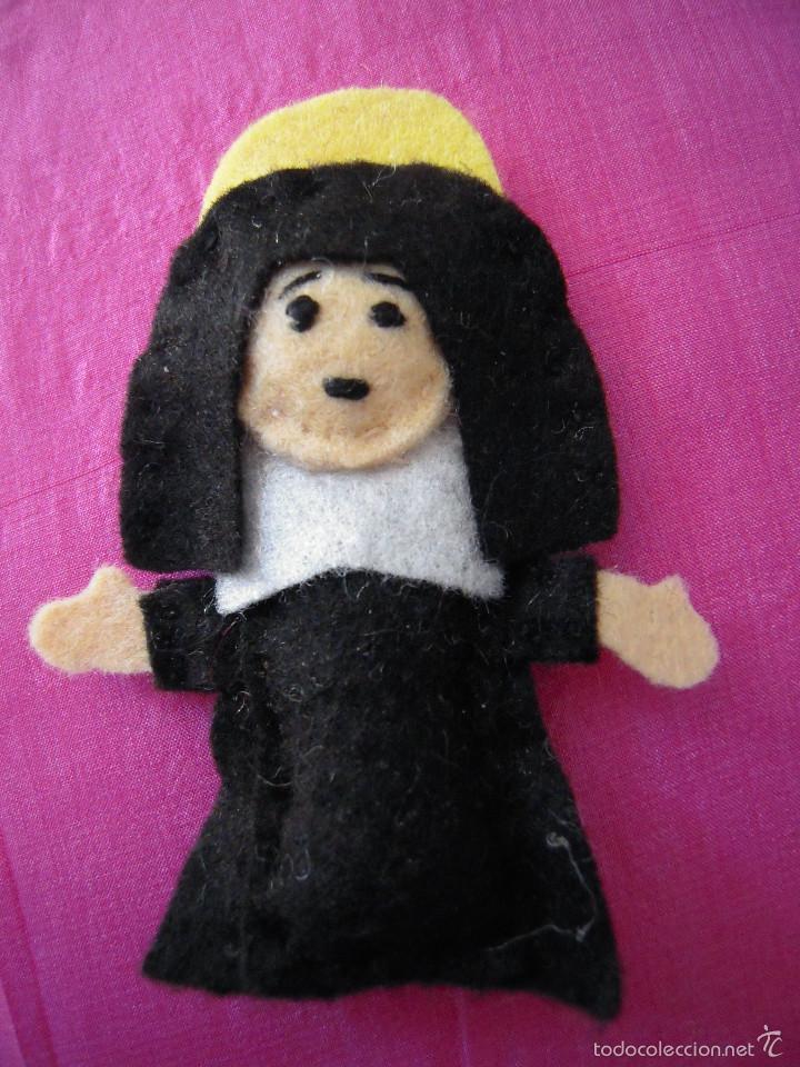 Artesan&iacute;a: Broche monja santa fieltro - Foto 1