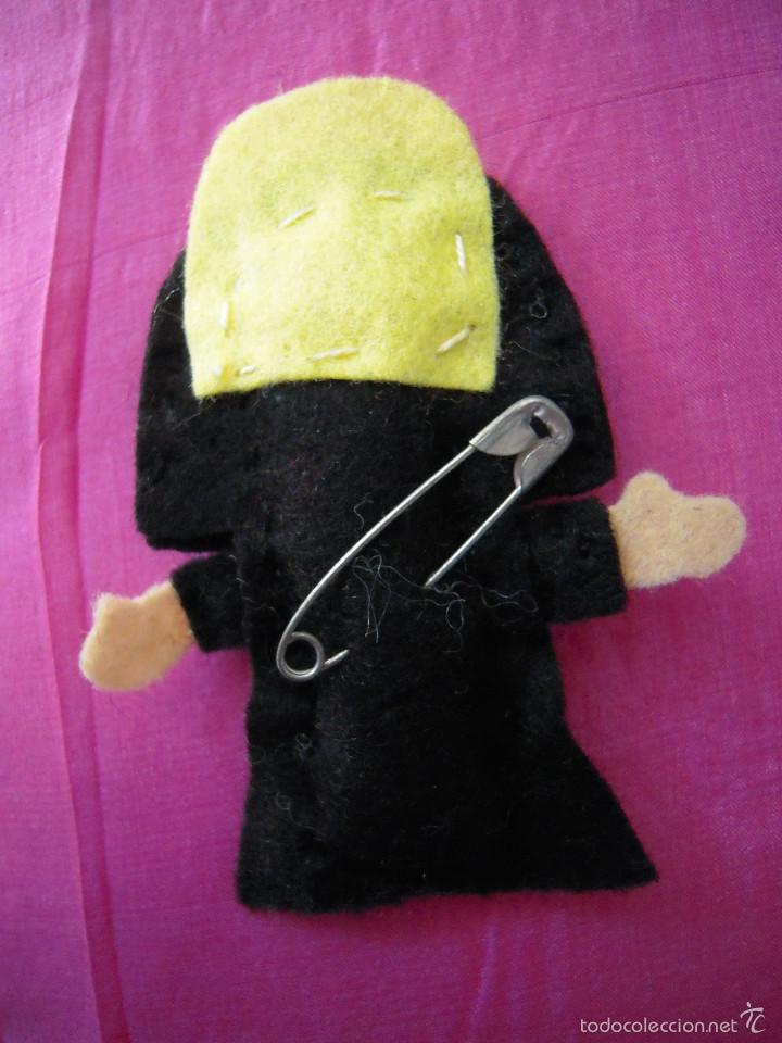 Artesan&iacute;a: Broche monja santa fieltro - Foto 2