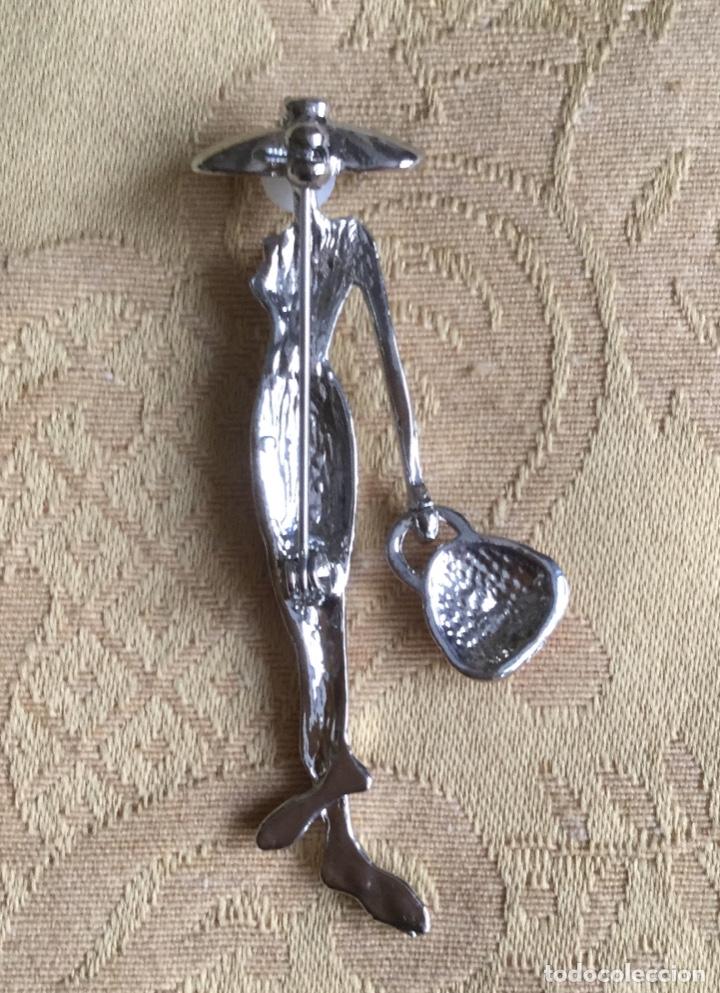 Artesan&iacute;a: BROCHE CON FORMA DE CHICA CON BOLSO - Foto 6