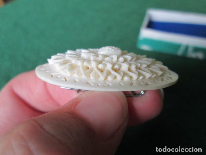 Artesan&iacute;a: Broche tallado - Foto 4