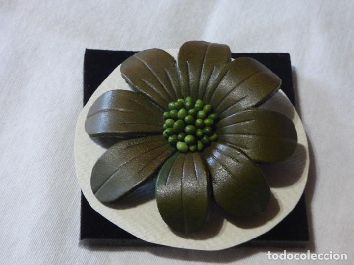 Artesan&iacute;a: Broches. - Foto 1