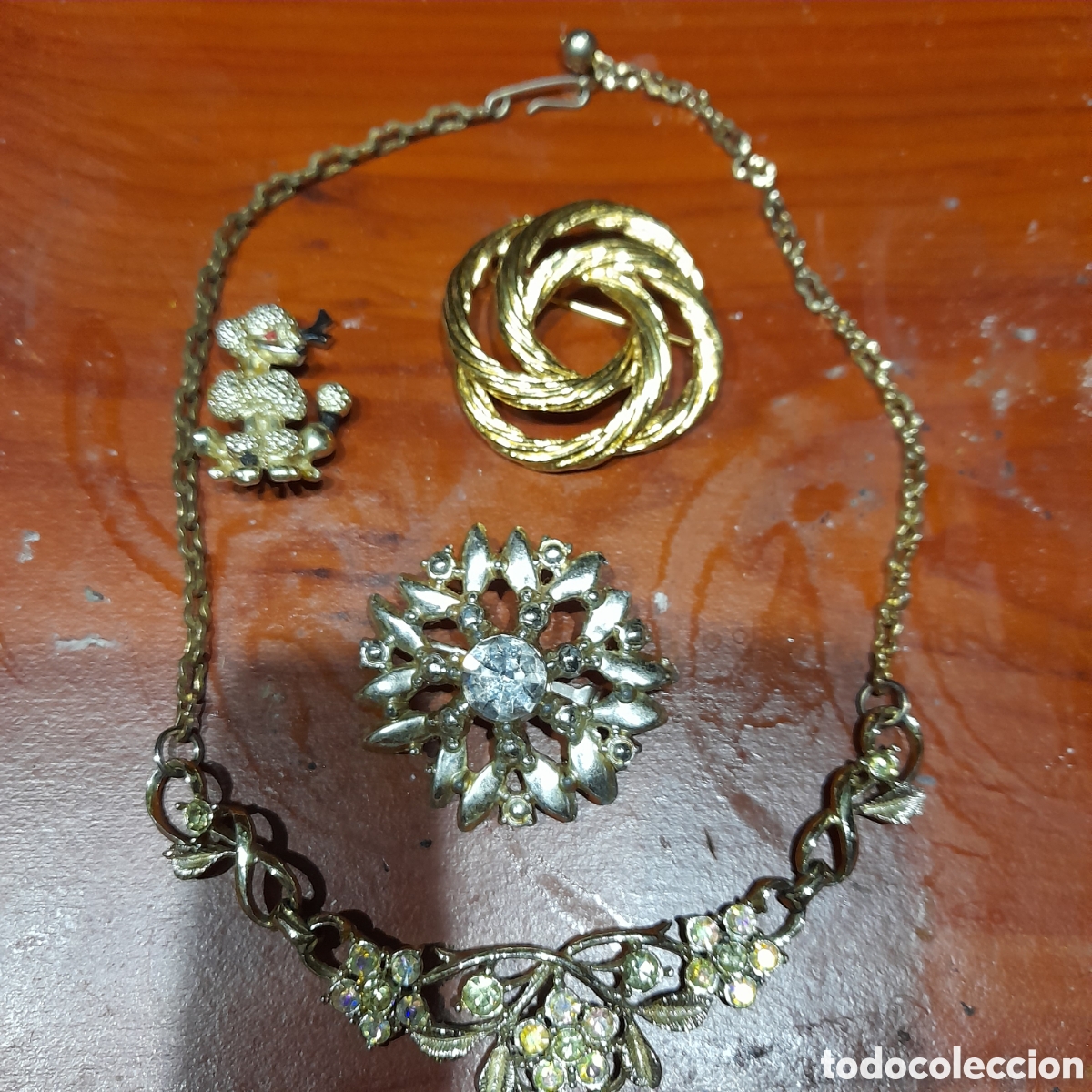Artesan&iacute;a: Broches y gargantilla - Foto 2