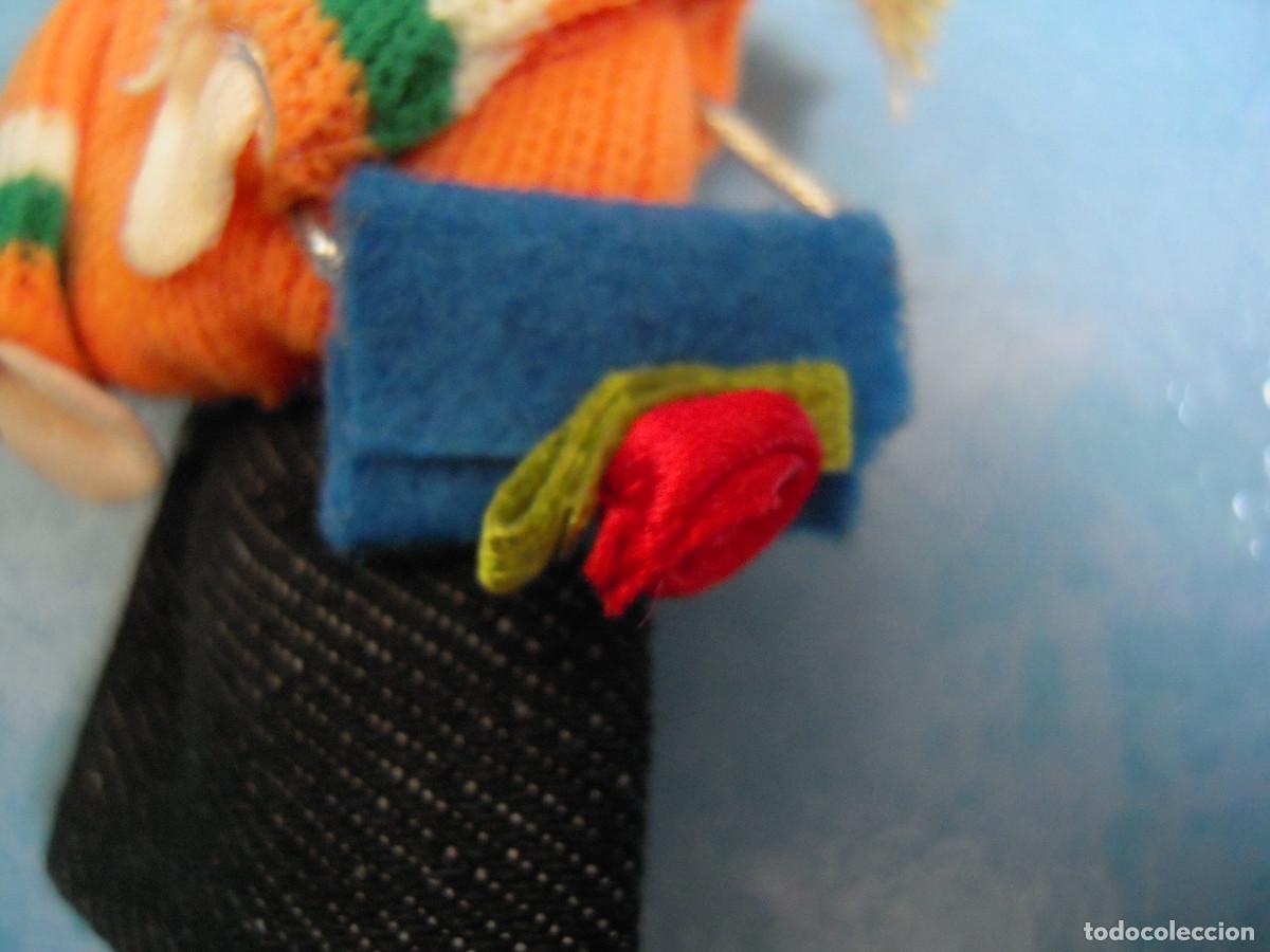 Artesan&iacute;a: Broche chica con bolso - Foto 2