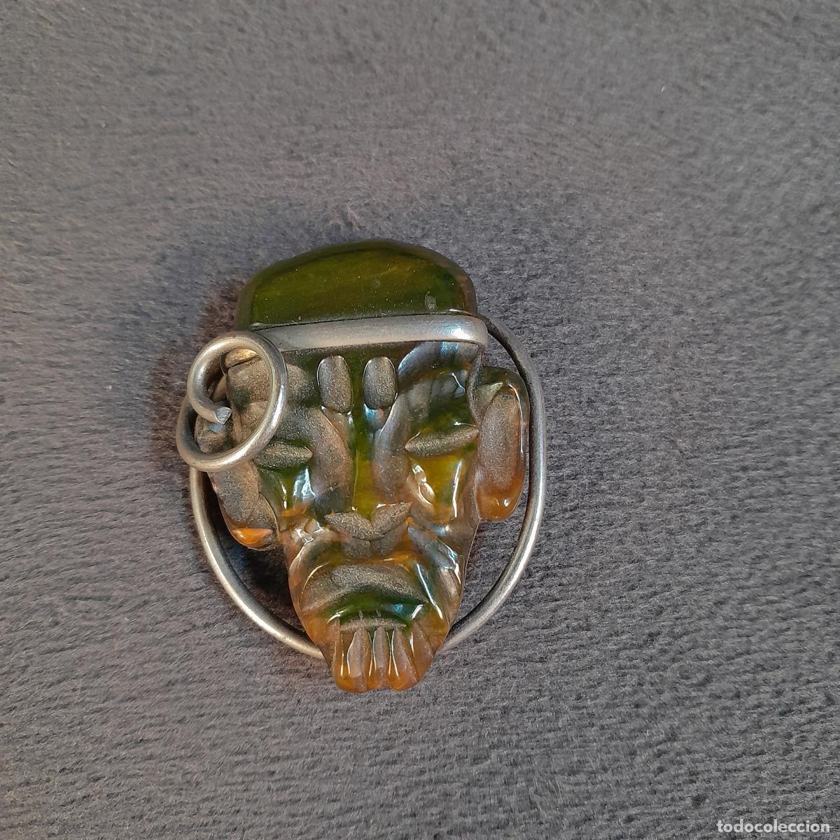 Artesan&iacute;a: J-4629. BROCHE DE M&Aacute;SCARA TRIBAL ESCULPIDA. 1970