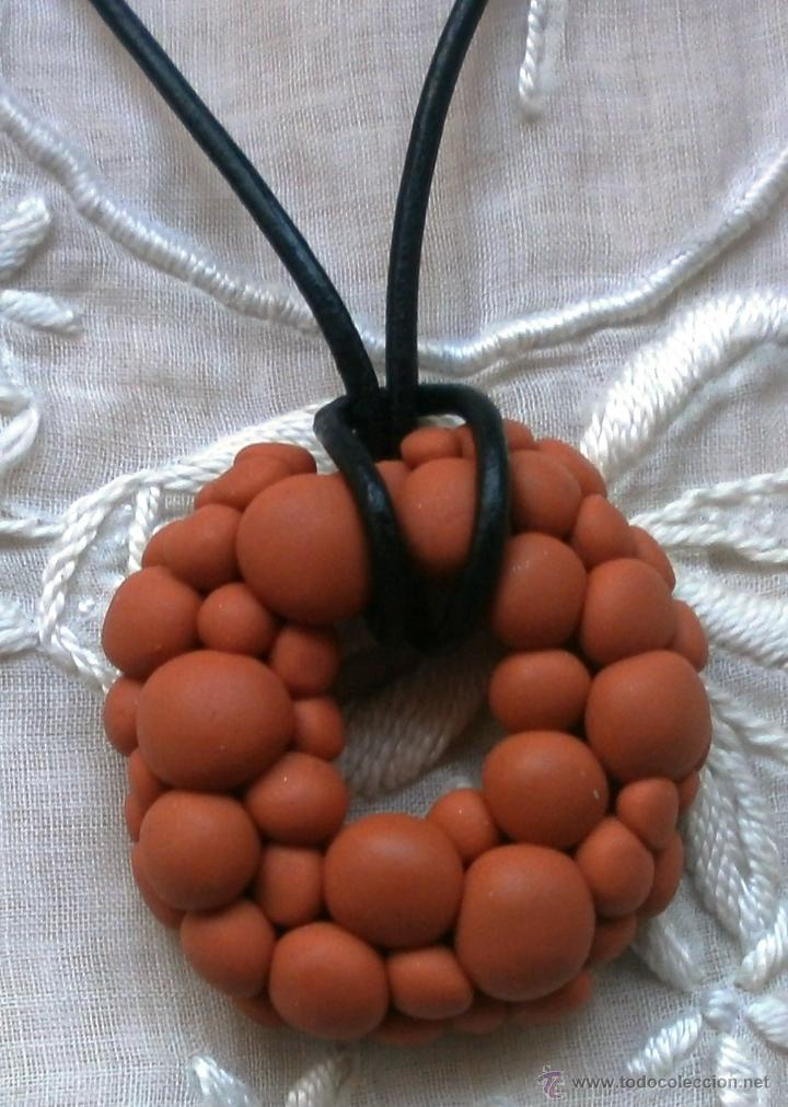 Artesanía: C8 Collar corto / gargantilla - Bolitas naranjas con cordón cuero - Extensible - Foto 1 - 44920991