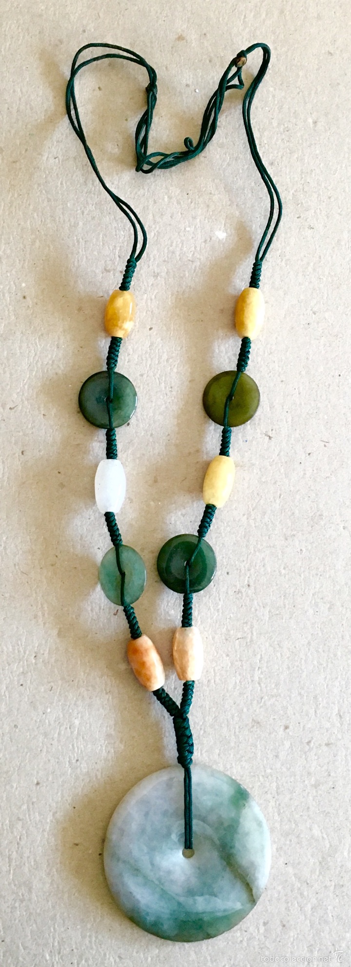 Artesan&iacute;a: Collar piedra y cord&oacute;n - Foto 1