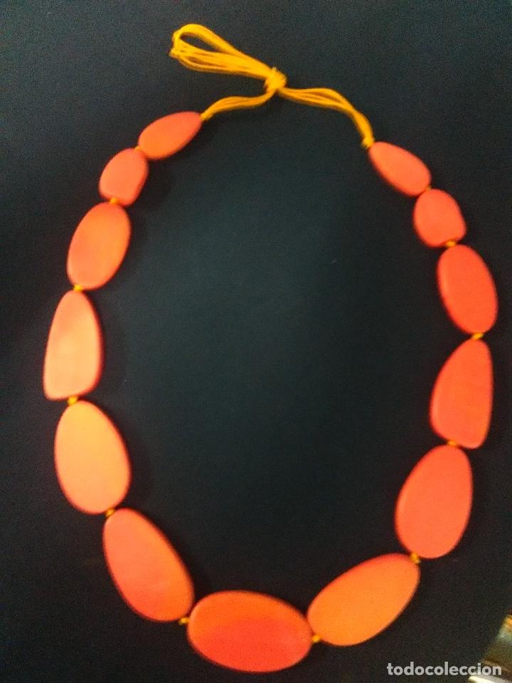 Artesan&iacute;a: COLLAR ROJO MADERA - Foto 1