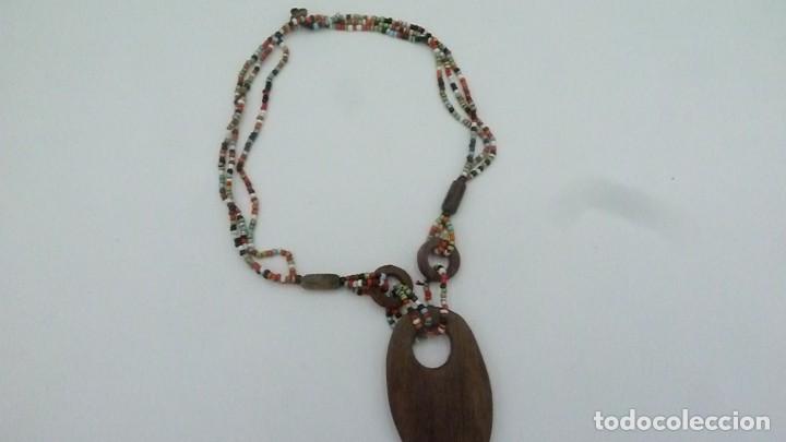Artesan&iacute;a: Collar de madera y cuentas de colores - Foto 4