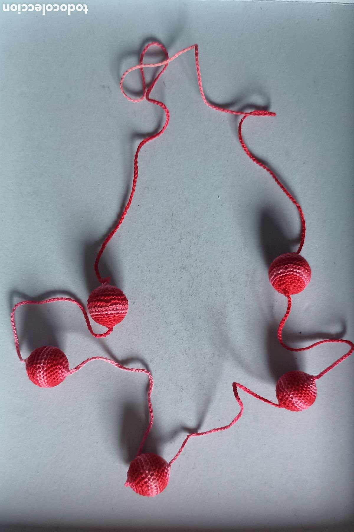 Artesan&iacute;a: Collar artesanal de ganchillo rosa con bolas - Foto 1