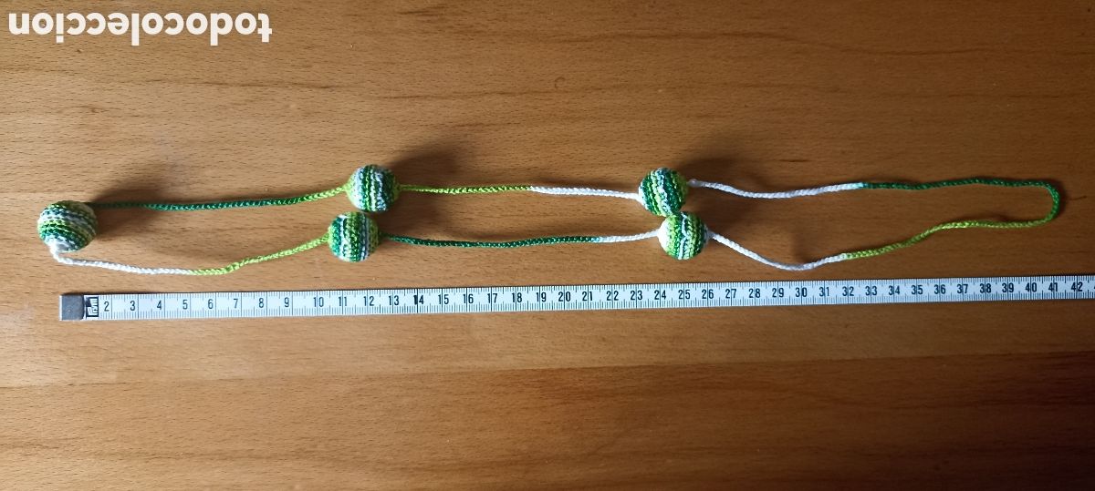 Artesan&iacute;a: Collar artesanal de ganchillo verde con bolas - Foto 3