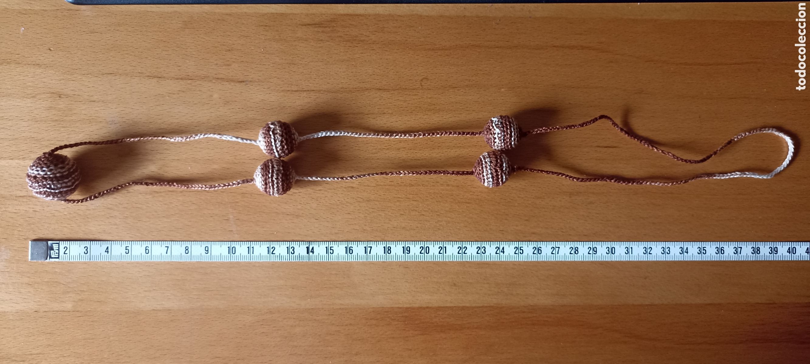 Artesan&iacute;a: Collar artesanal de ganchillo marr&oacute;n con bolas - Foto 3