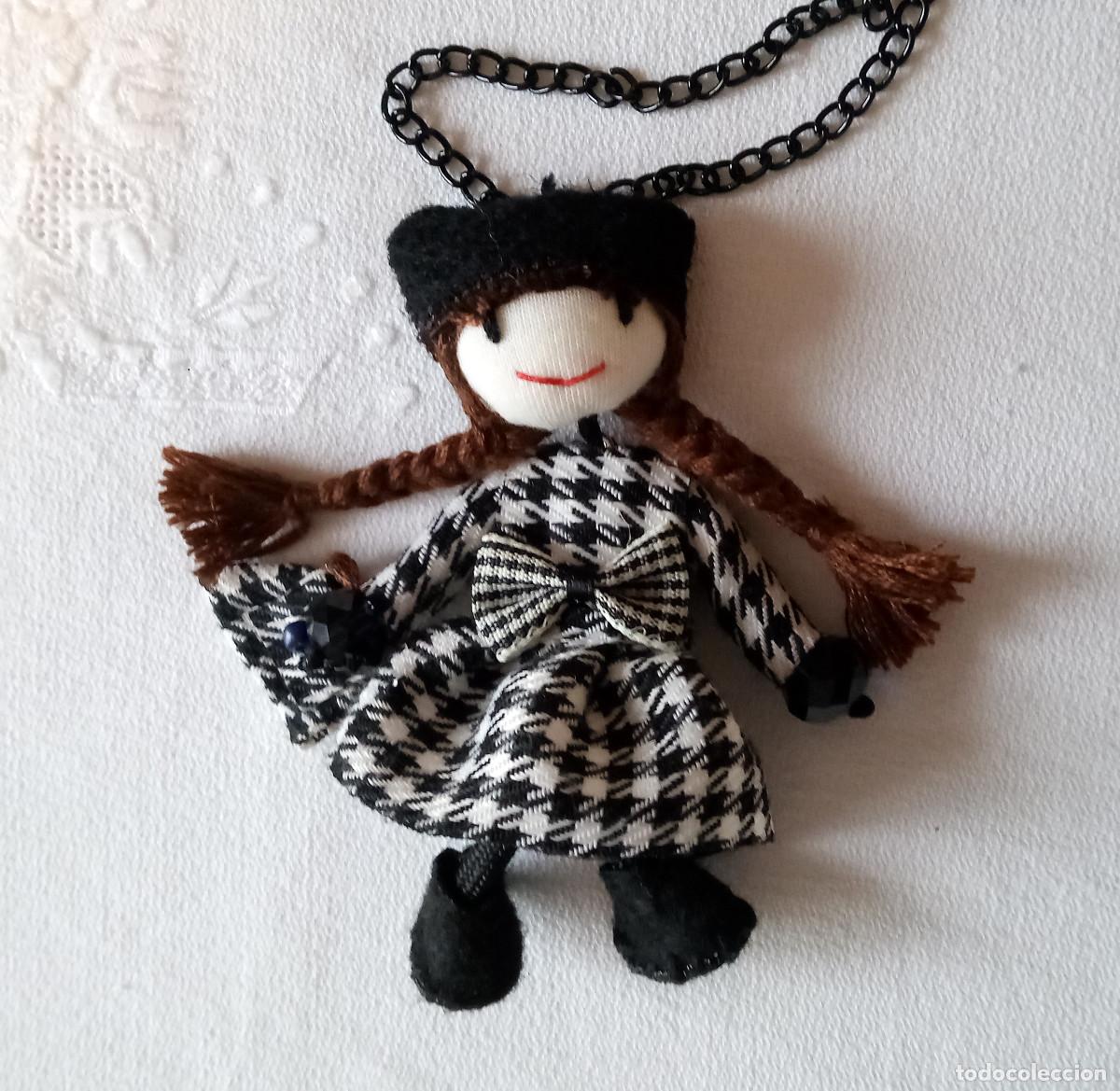 Artesan&iacute;a: Cadena con colgante de mu&ntilde;eca de trapo - Foto 4