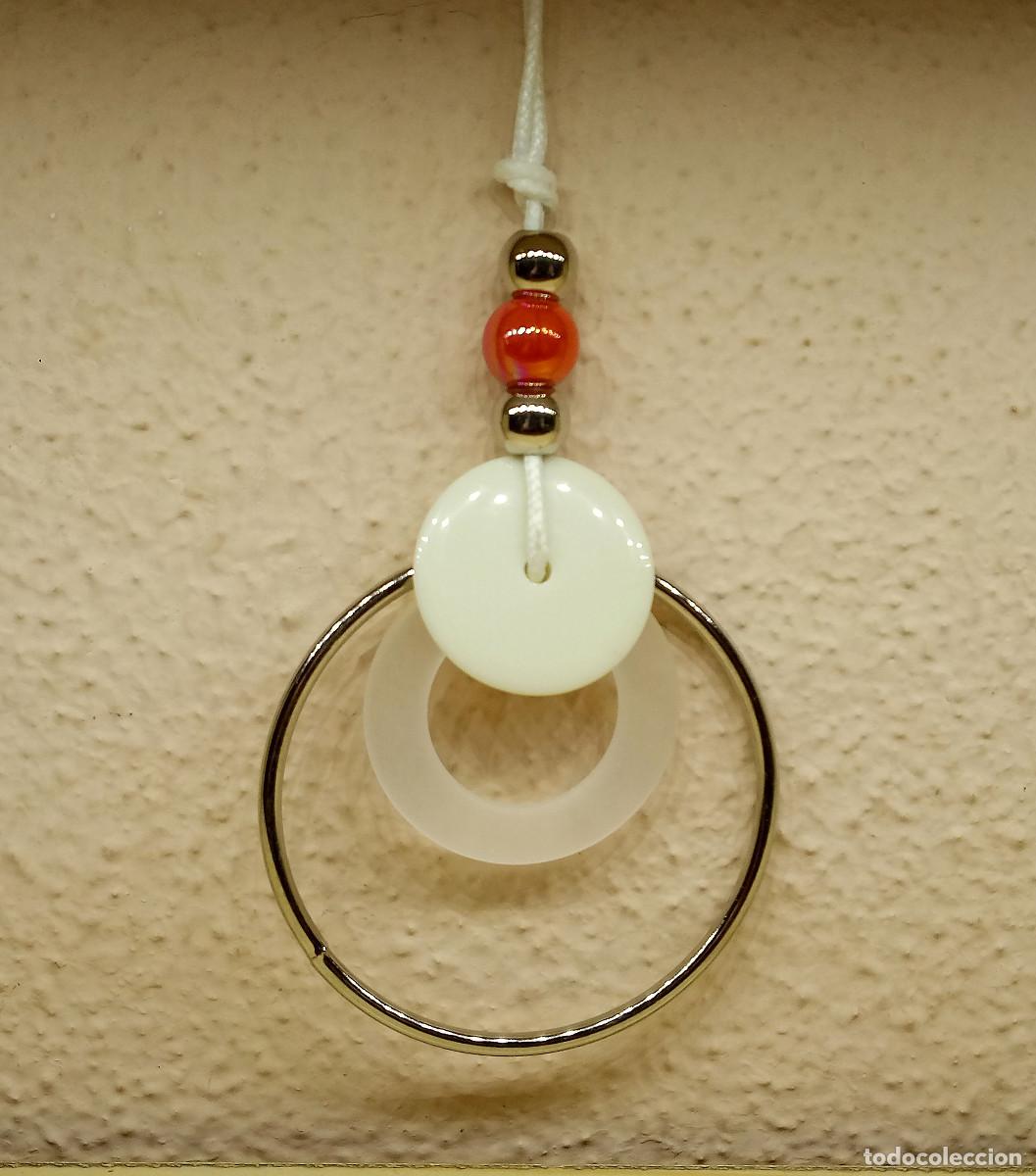 Artesan&iacute;a: Collar de cord&oacute;n con colgante - Foto 2