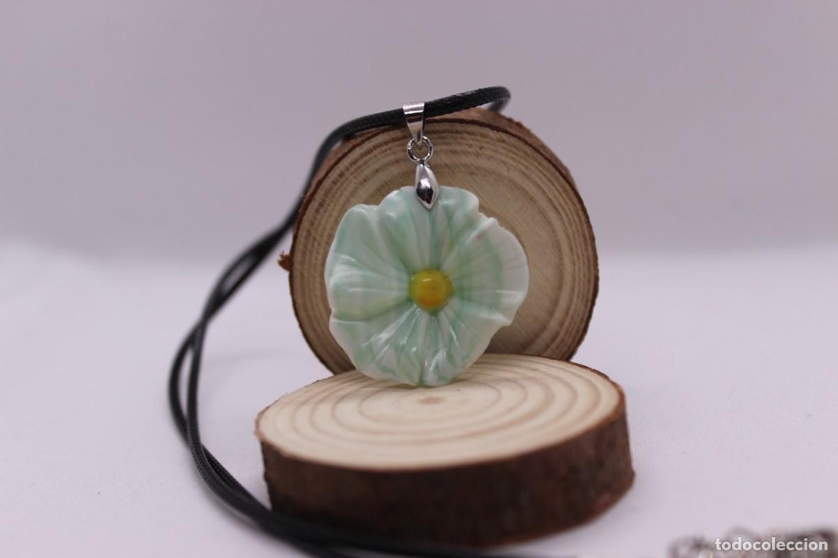 Artesan&iacute;a: Collar con forma de flor verde - Foto 2