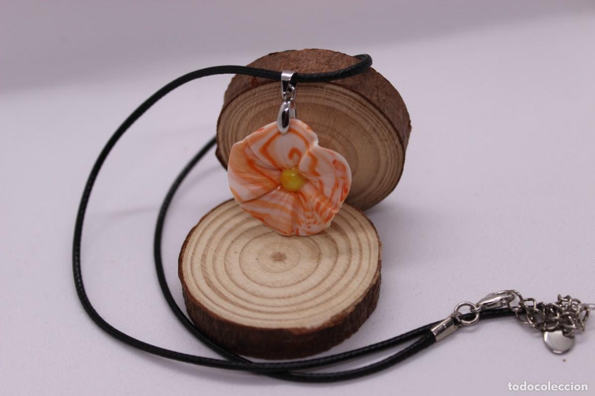 Artesan&iacute;a: Collar de flor naranja pastel. - Foto 4