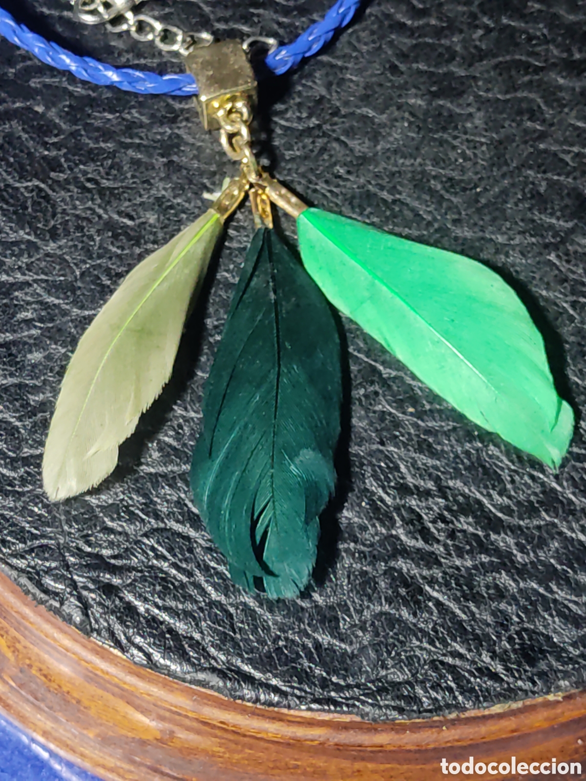 Artesan&iacute;a: Collar con colgante de plumas. - Foto 4
