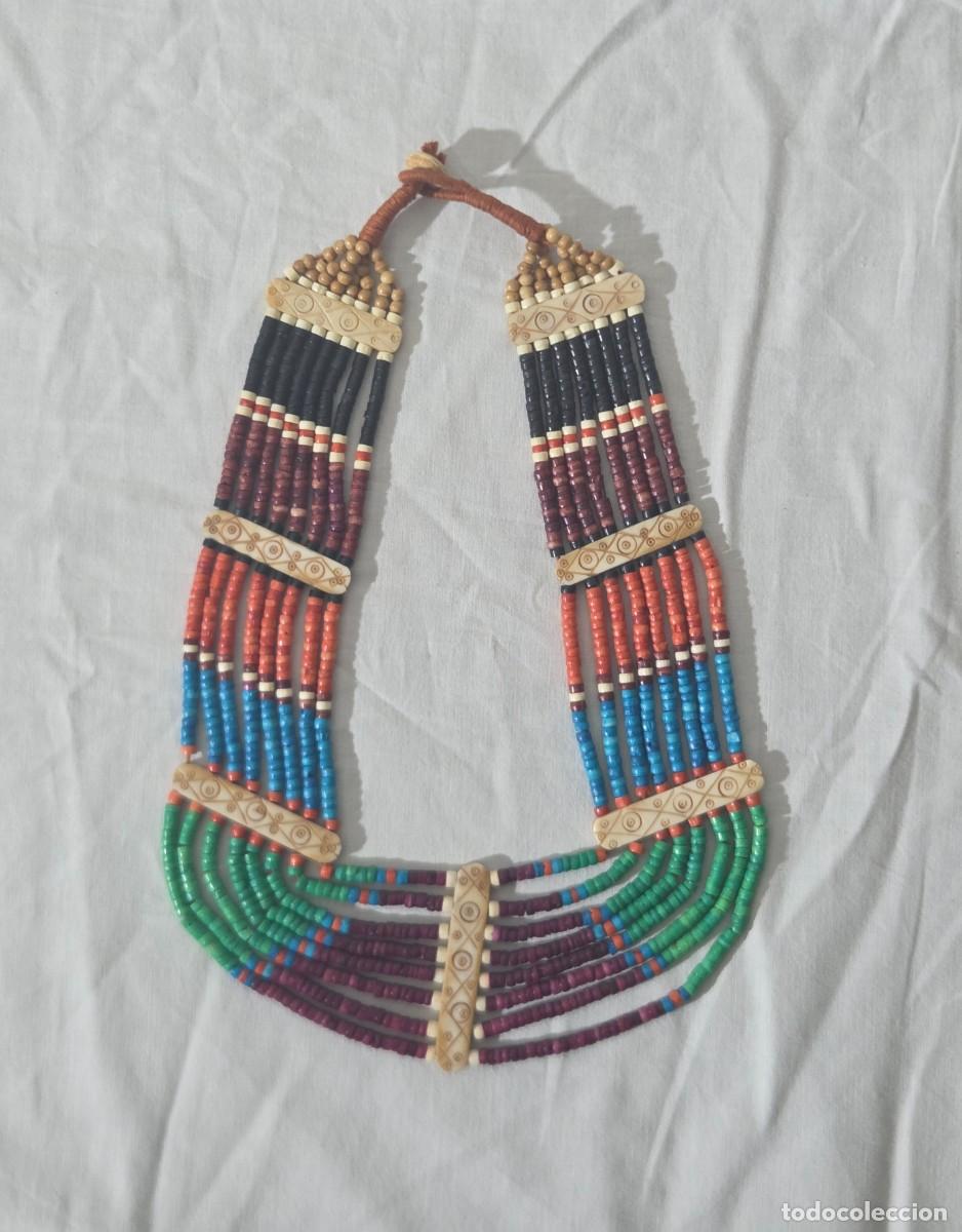Artesan&iacute;a: Collar &eacute;tnico de hueso.