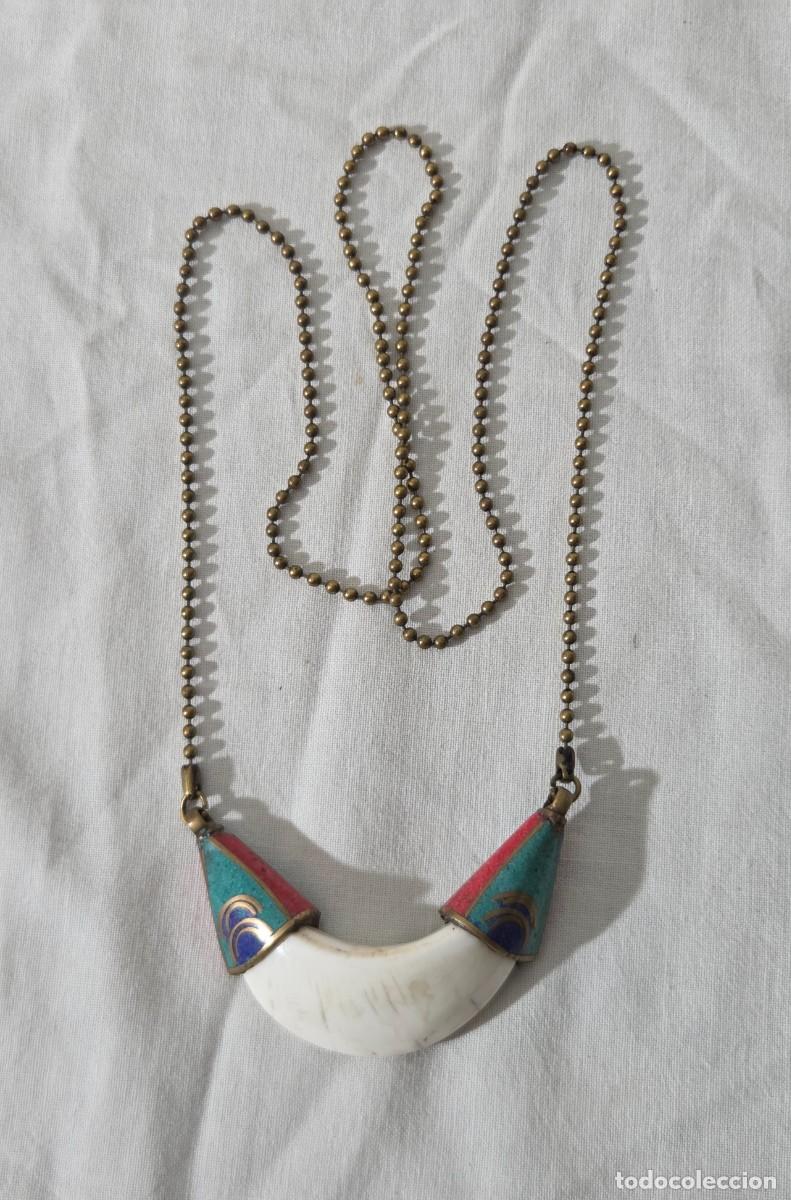 Artesan&iacute;a: Collar gargantilla etnica de hueso y aglomerado de lapisl&aacute;zuli, turquesa y coral