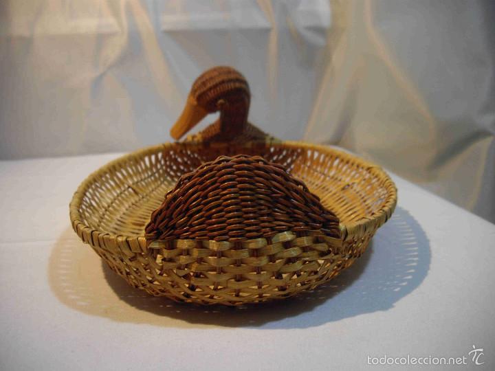Artesan&iacute;a: CESTA MIMBRE FORMA DE PATO - Foto 6