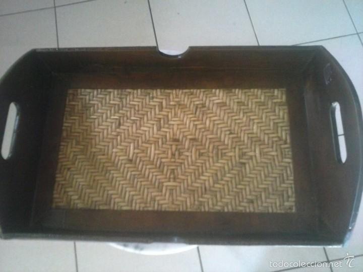 Artesan&iacute;a: BANDEJA DE MADERA . - Foto 1