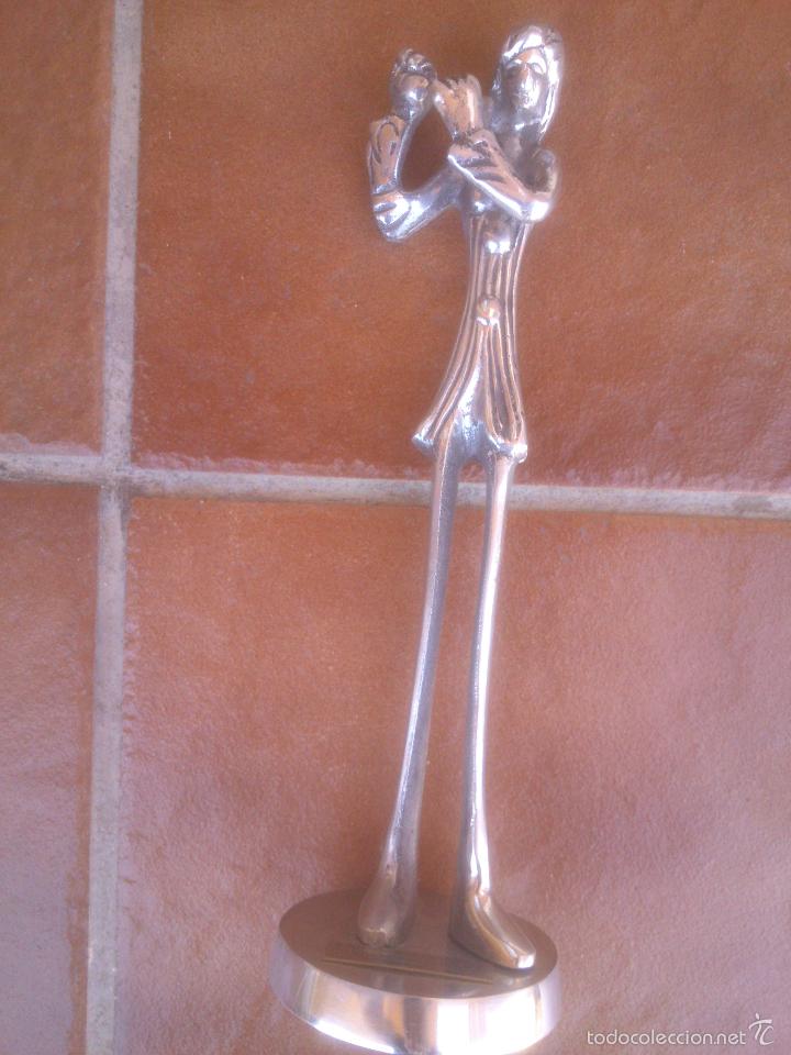Artesan&iacute;a: FIGURA DE MUJER - Foto 1