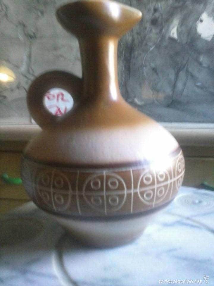 Artesan&iacute;a: JARRA DE PORCELANA . - Foto 1