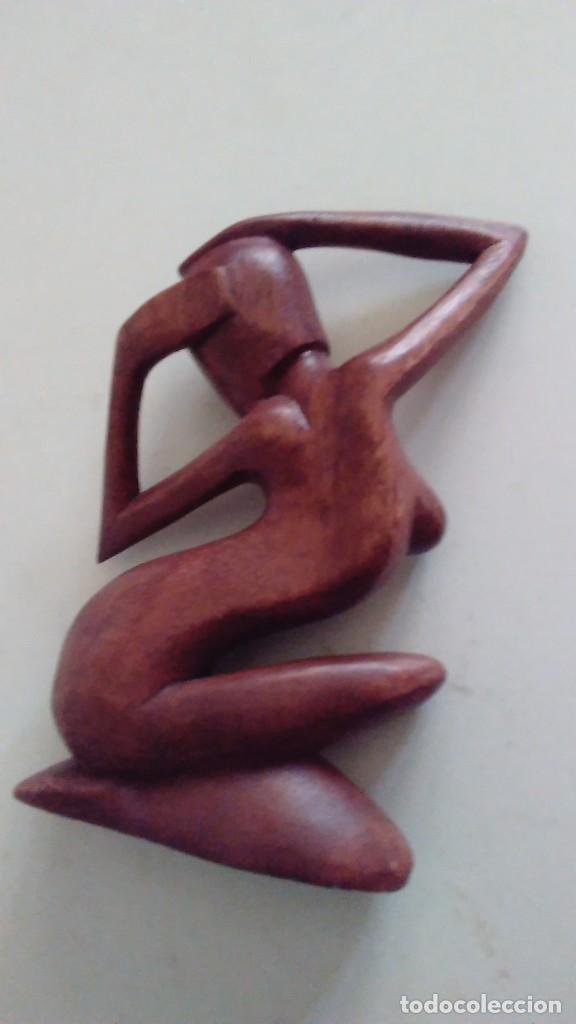 Artesan&iacute;a: Escultura de mujer desnuda en madera - Foto 3