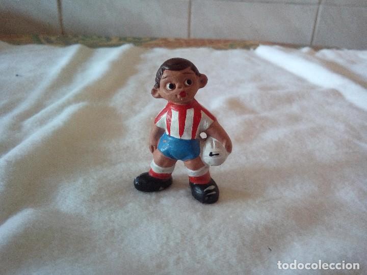Artesanía: Muñeco futbolista de terracota,miniatura,años 80 - Foto 1 - 102544687