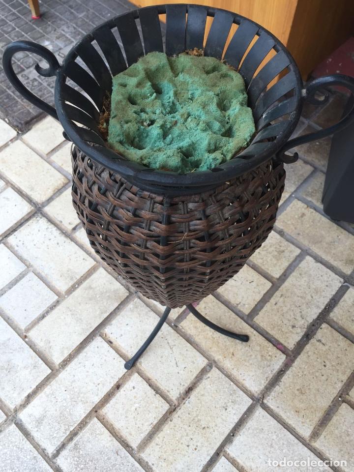Artesan&iacute;a: JARRON FORJA Y MIMBRE - Foto 2