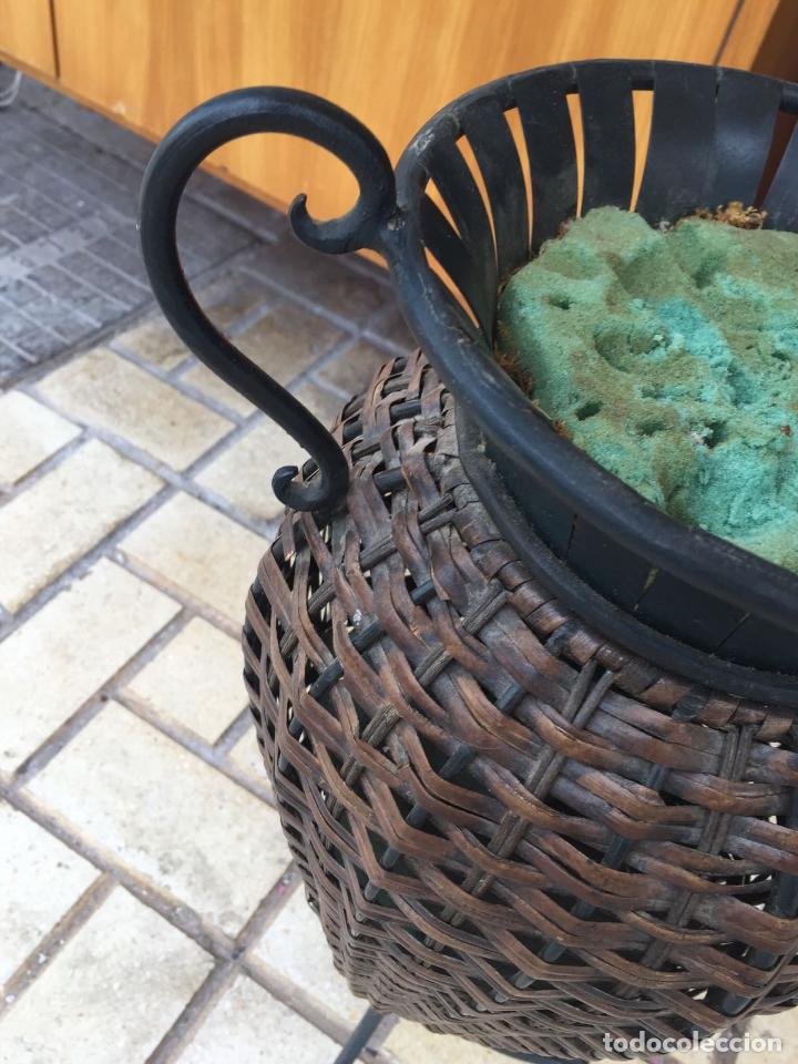 Artesan&iacute;a: JARRON FORJA Y MIMBRE - Foto 3