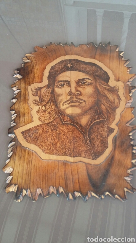Artesan&iacute;a: Imagen del che en corcho sobre base de madera - Foto 1
