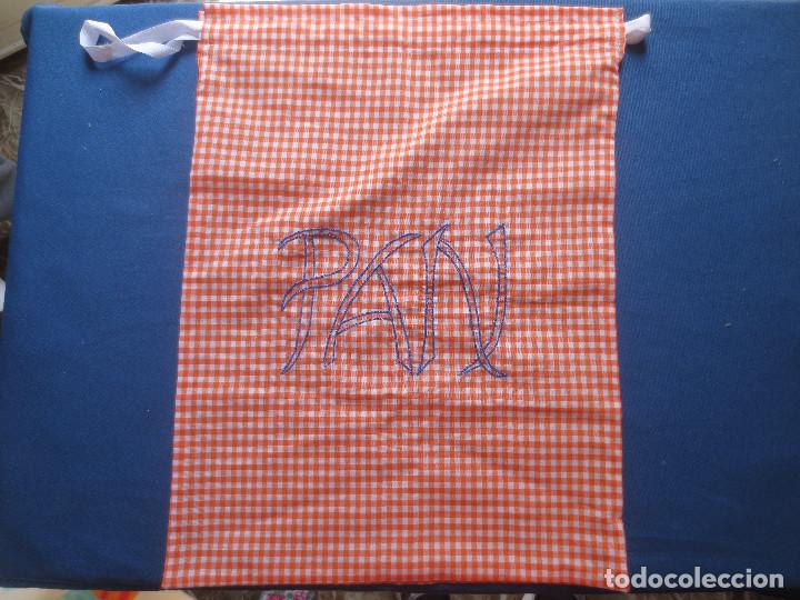 Artesan&iacute;a: BOLSA DE PAN BORDADA A MANO - Foto 1