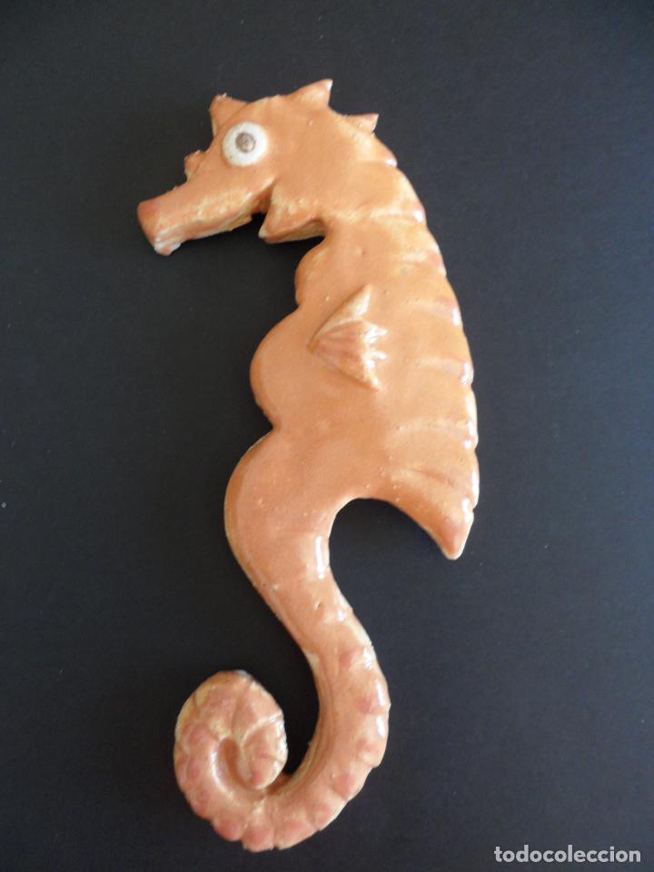 Artesan&iacute;a: Figura en Gres de caballito de mar (Hipocampo) - Foto 1
