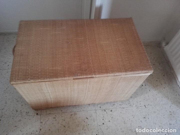 Artesan&iacute;a: Cofre mimbre estructura de madera - Foto 1