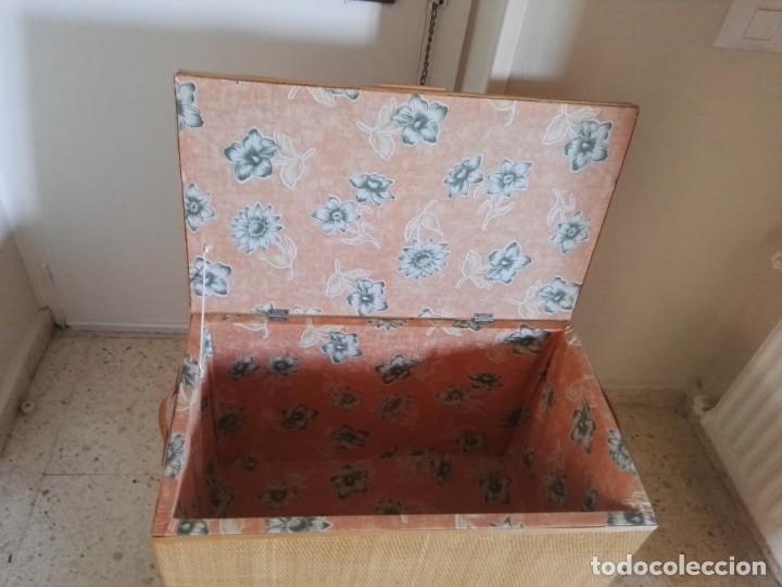Artesan&iacute;a: Cofre mimbre estructura de madera - Foto 3