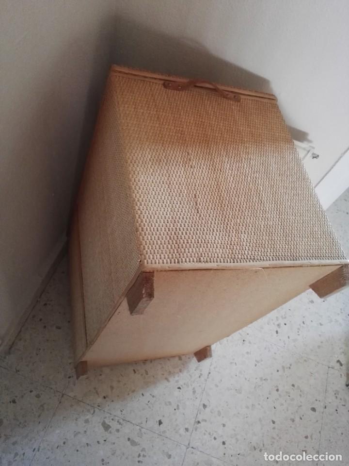 Artesan&iacute;a: Cofre mimbre estructura de madera - Foto 4