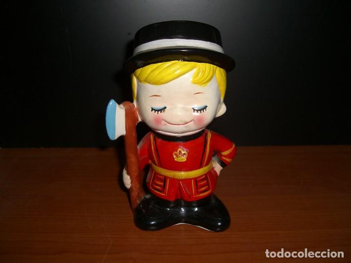 Artesan&iacute;a: HUCHA INFANTIL BEEFEATER - Foto 1