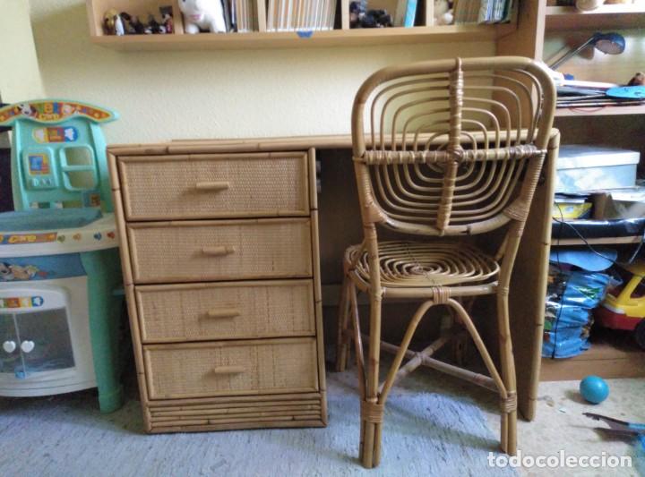 Artesan&iacute;a: Mesa de escritorio y silla de bamb&uacute; y mimbre - Foto 3