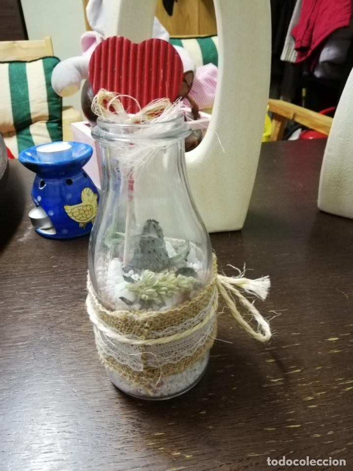 Artesan&iacute;a: BOTELLA CENTRO DE MESA CON ARENA Y ATADA CON CUERDA - Foto 1