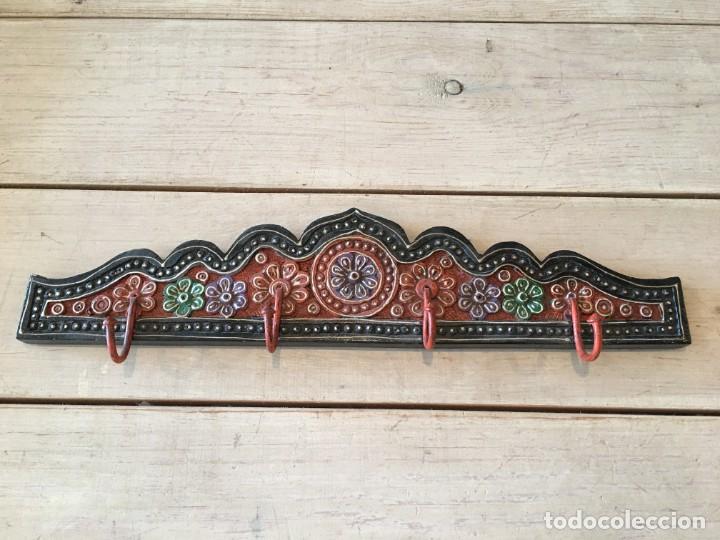 Artesan&iacute;a: Perchero de cuatro ganchos - Foto 2