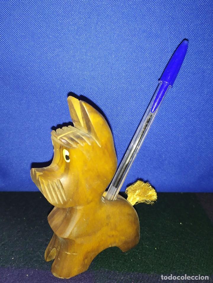 Artesan&iacute;a: PERRITO DE MADERA TALLADA - Foto 1