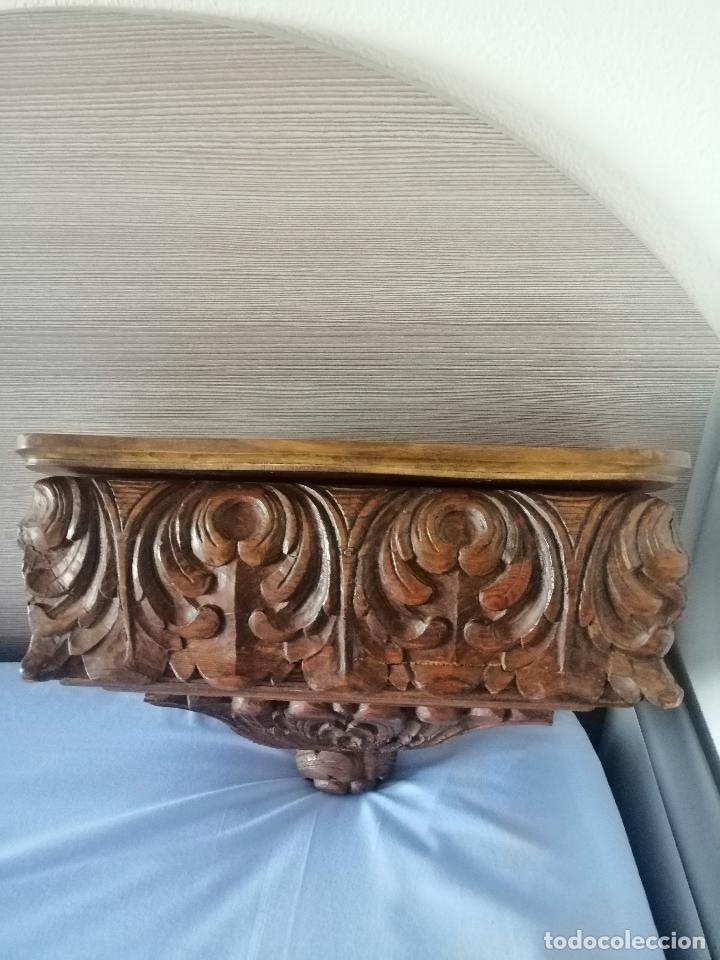 Artesan&iacute;a: Repisa tallada a mano. - Foto 1