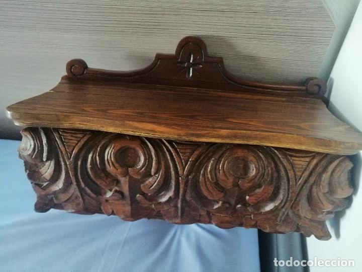 Artesan&iacute;a: Repisa tallada a mano. - Foto 3