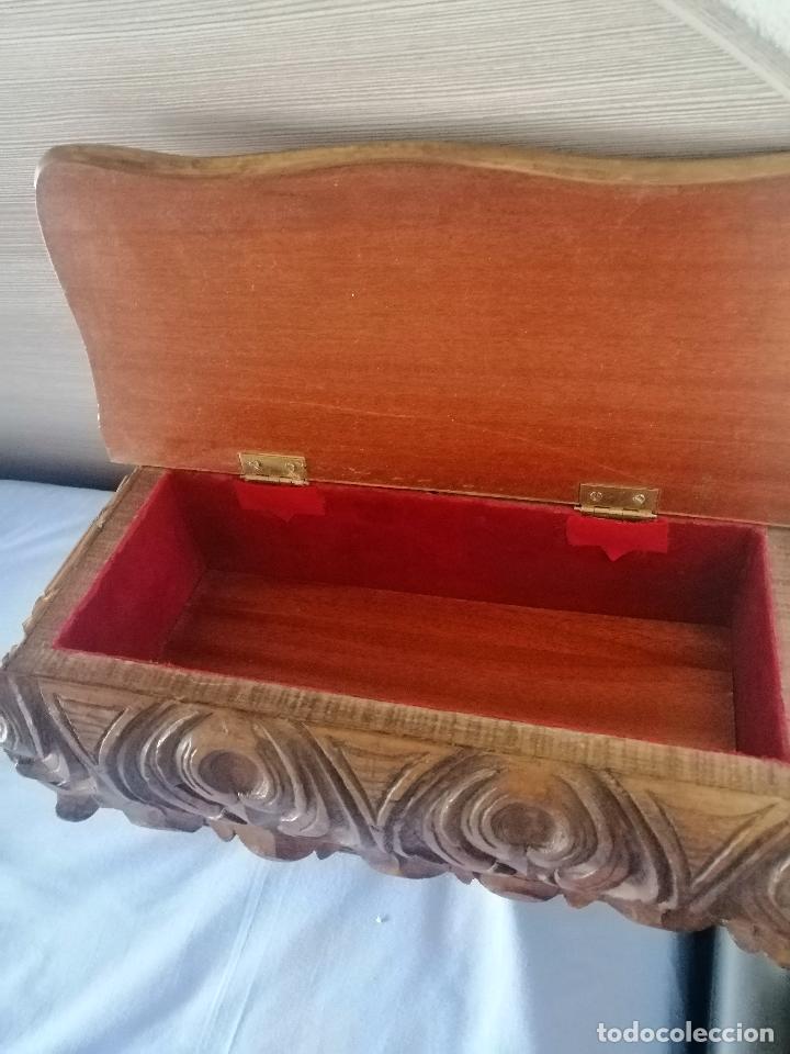 Artesan&iacute;a: Repisa tallada a mano. - Foto 6