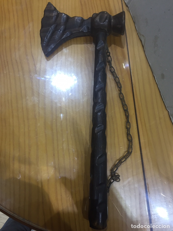 Artesan&iacute;a: Hacha de madera - Foto 1