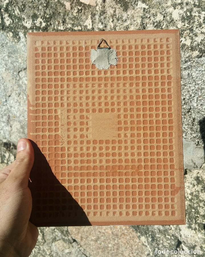 Artesan&iacute;a: Azulejo La despeinada - Foto 3