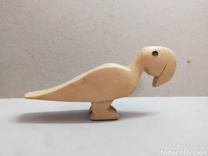 Artesan&iacute;a: LORO TALLADO EN MADERA DE BALSA - Foto 3
