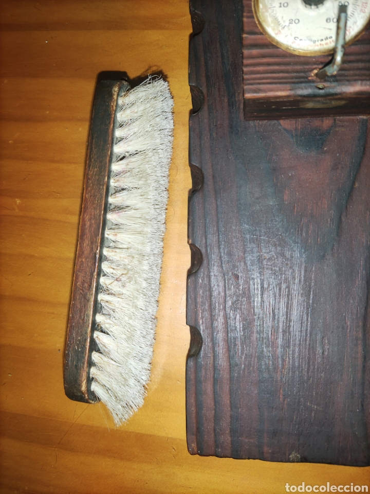 Artesan&iacute;a: Cepillo para la ropa con soporte de madera. - Foto 4