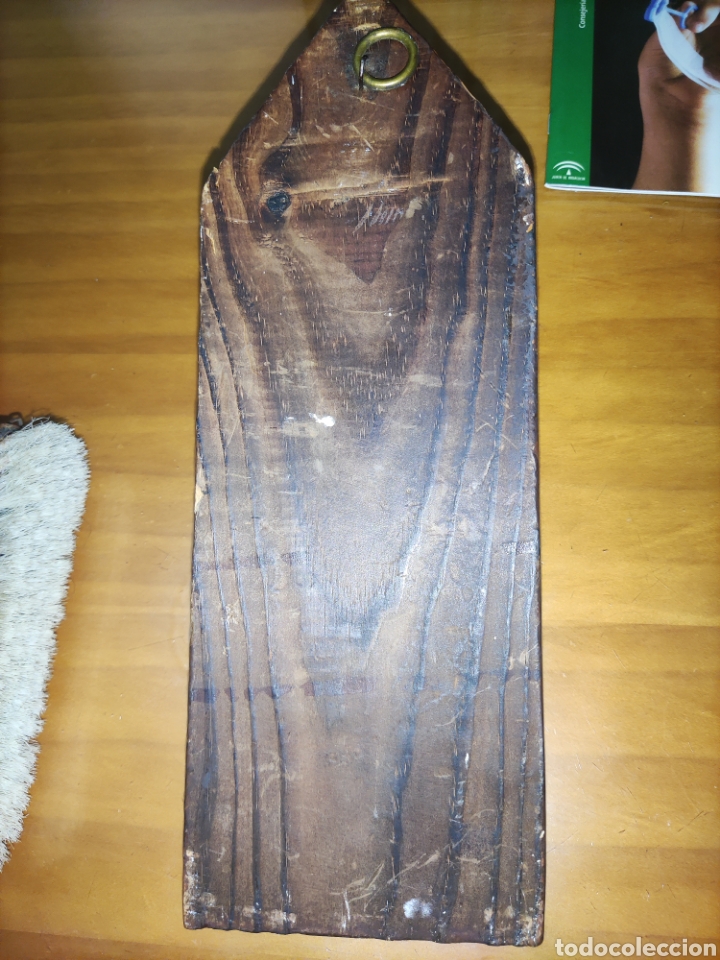Artesan&iacute;a: Cepillo para la ropa con soporte de madera. - Foto 5