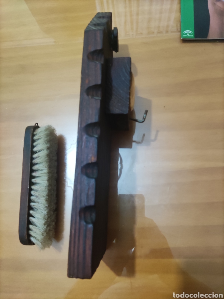 Artesan&iacute;a: Cepillo para la ropa con soporte de madera. - Foto 7